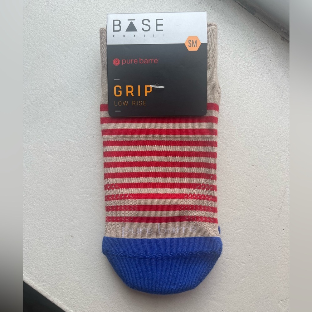 Base Sticky Socks - Tan Red Stripe